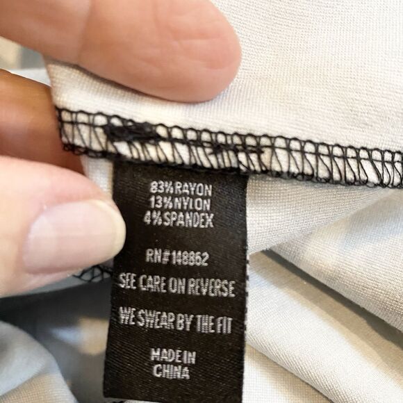 TORRID Black and White Stripe Pull On Pencil Skirt Size 4X Contemporary Stretch - Picture 9 of 11